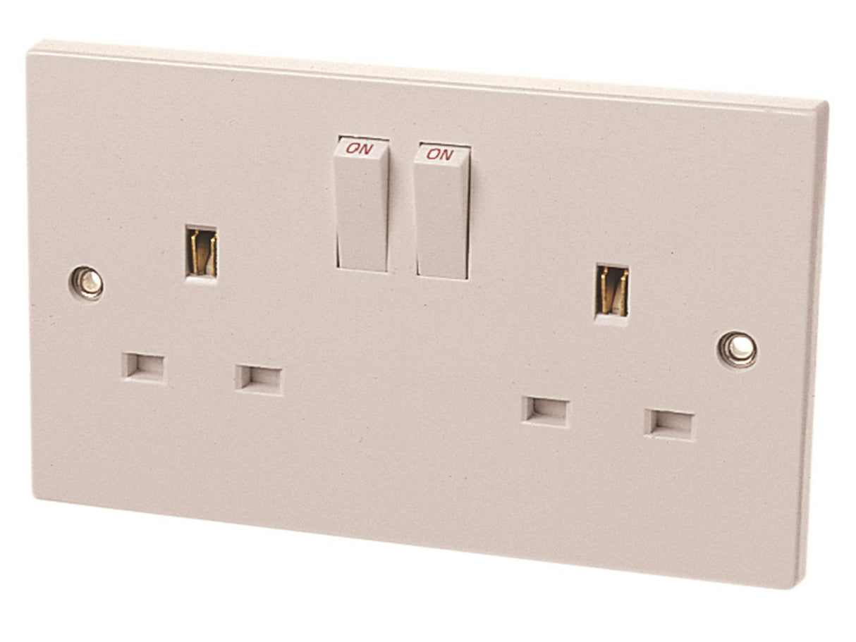 Dencon Switched Socket 13A