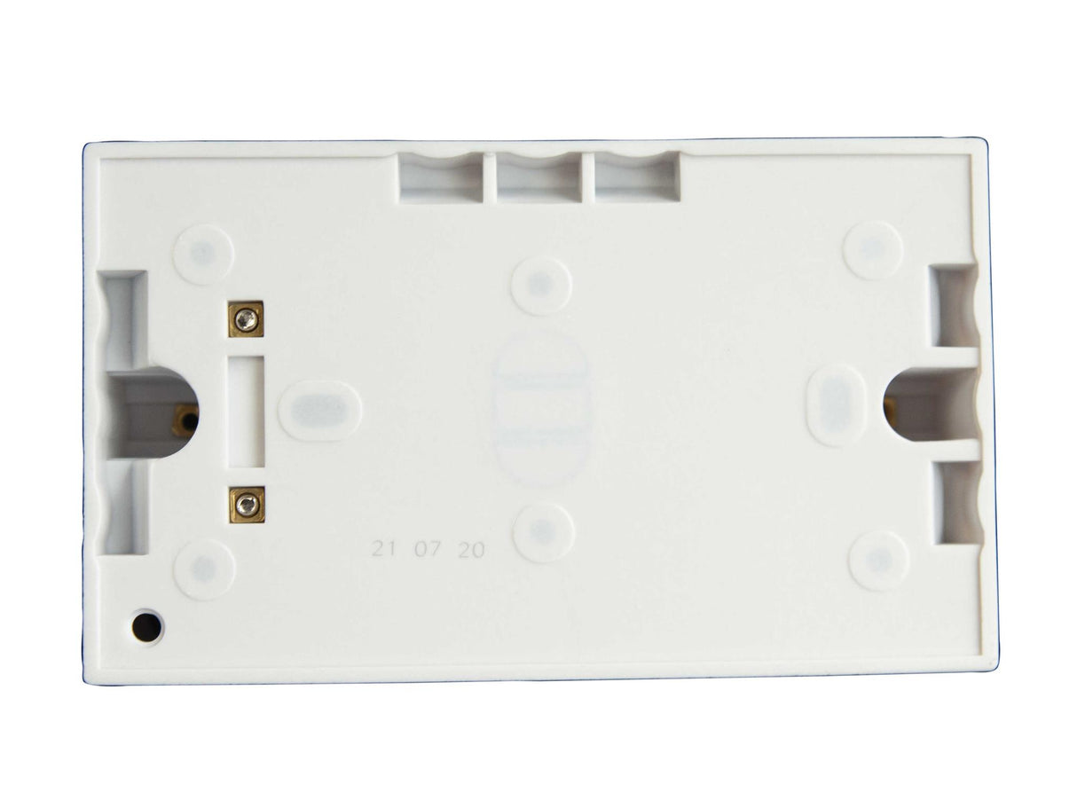 Dencon Pattress Box with Earth