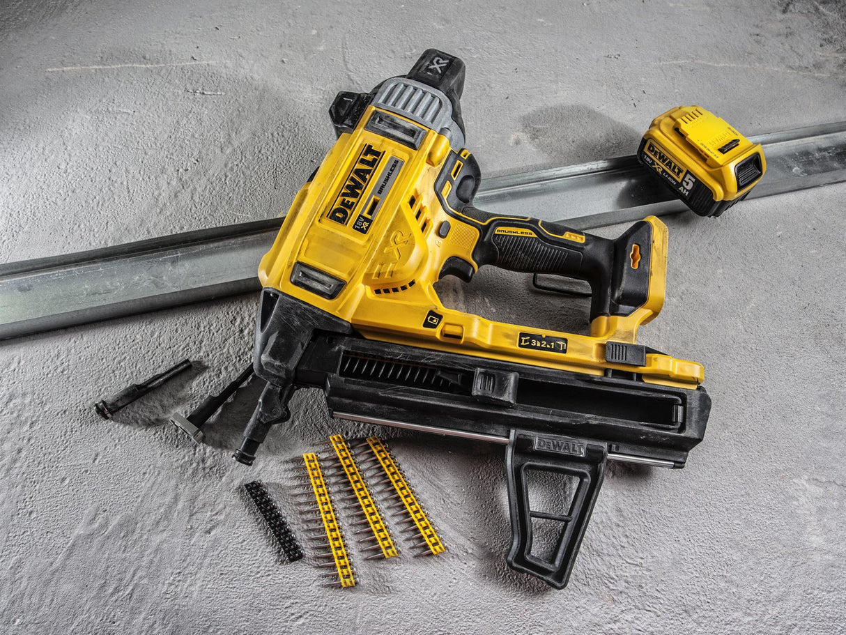 DEWALT DCN890P2 XR Brushless Concrete Nailer 18V 2 x 5.0Ah Li-ion