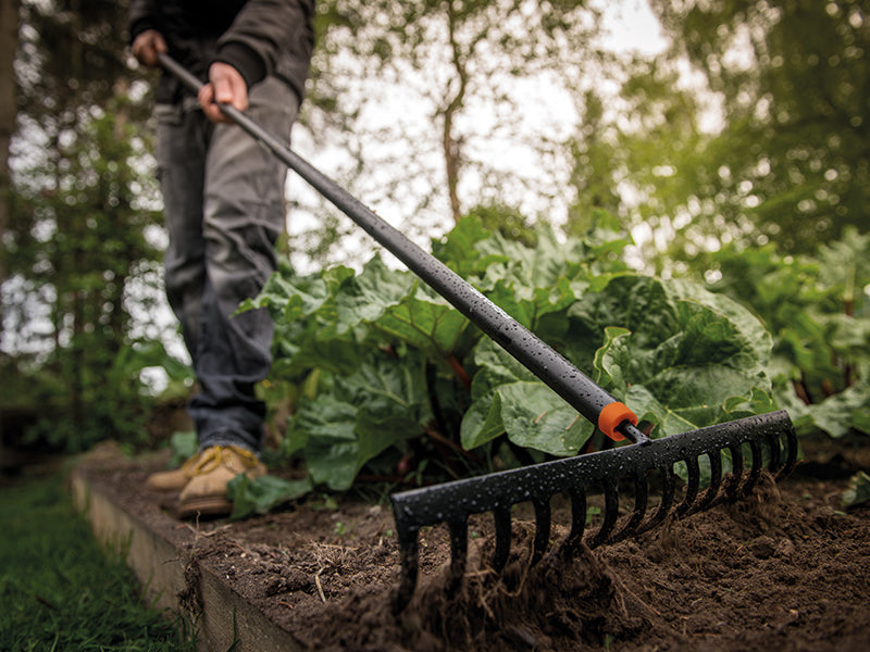 Fiskars Solid Soil Rake