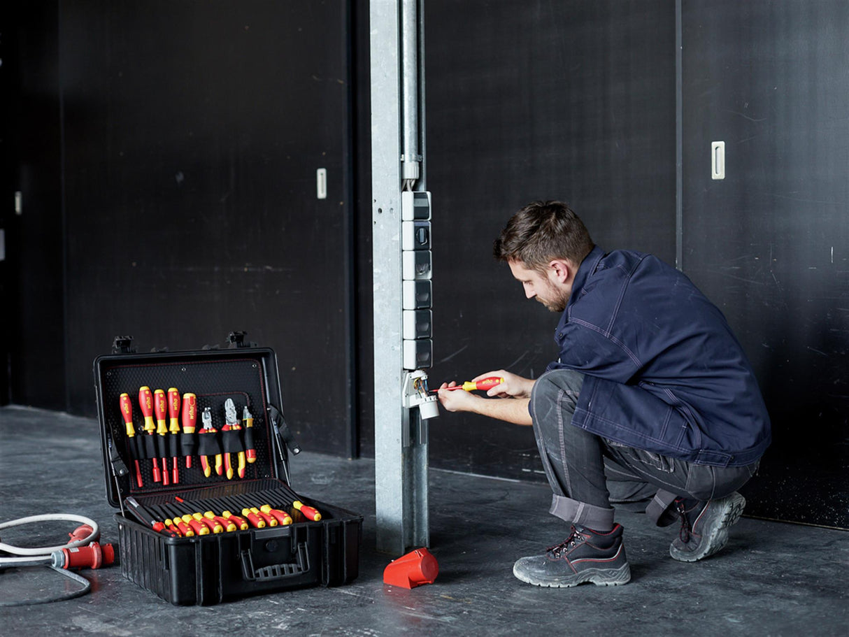 82 Piece (inc. Case)