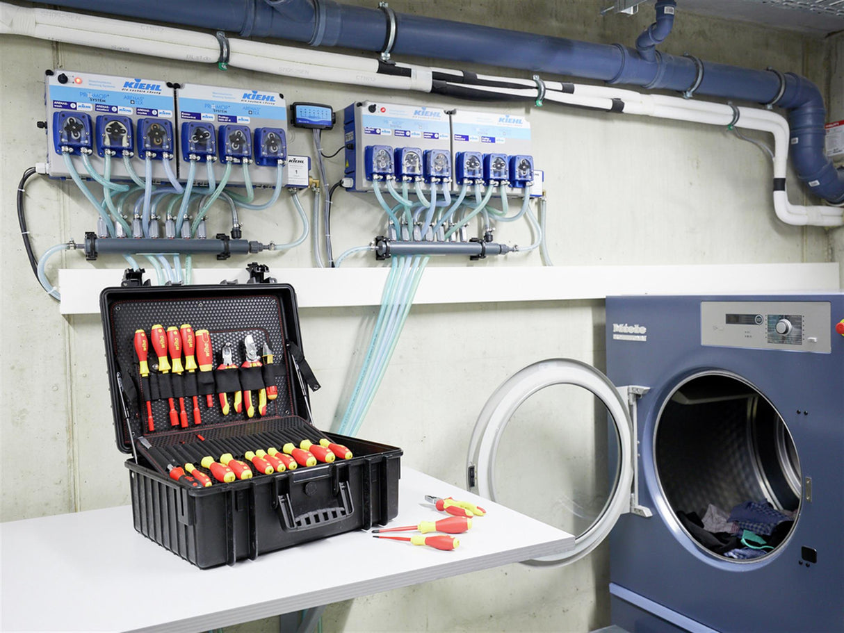 Wiha Competence XL electrician Tool Kit, 82 Piece (inc. Case)