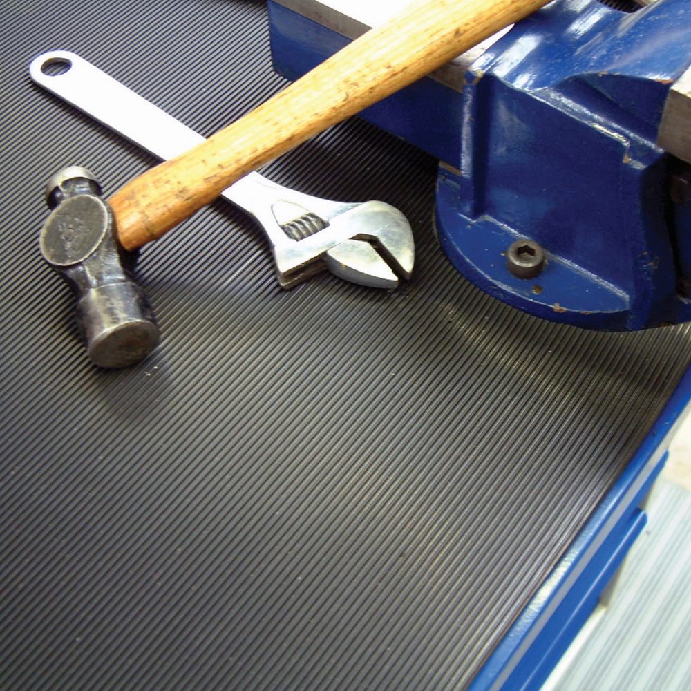 FD Ribbed Garage Mat