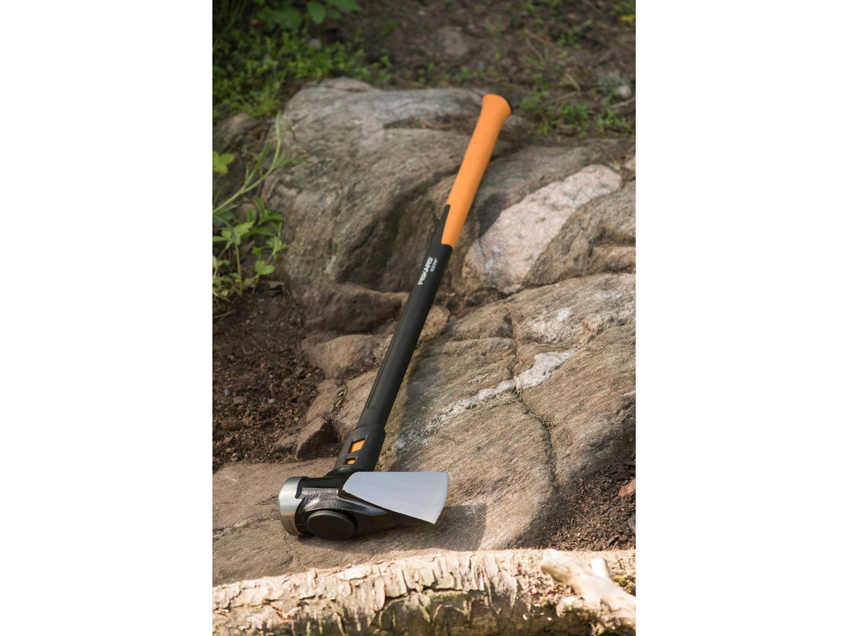 Fiskars IsoCore Builder's Axe